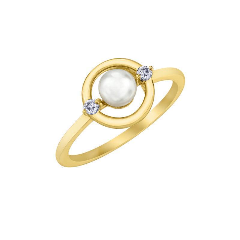 Elegant Pearl and 0.06TDW Canadian Diamond Ring in 10K Yellow Gold