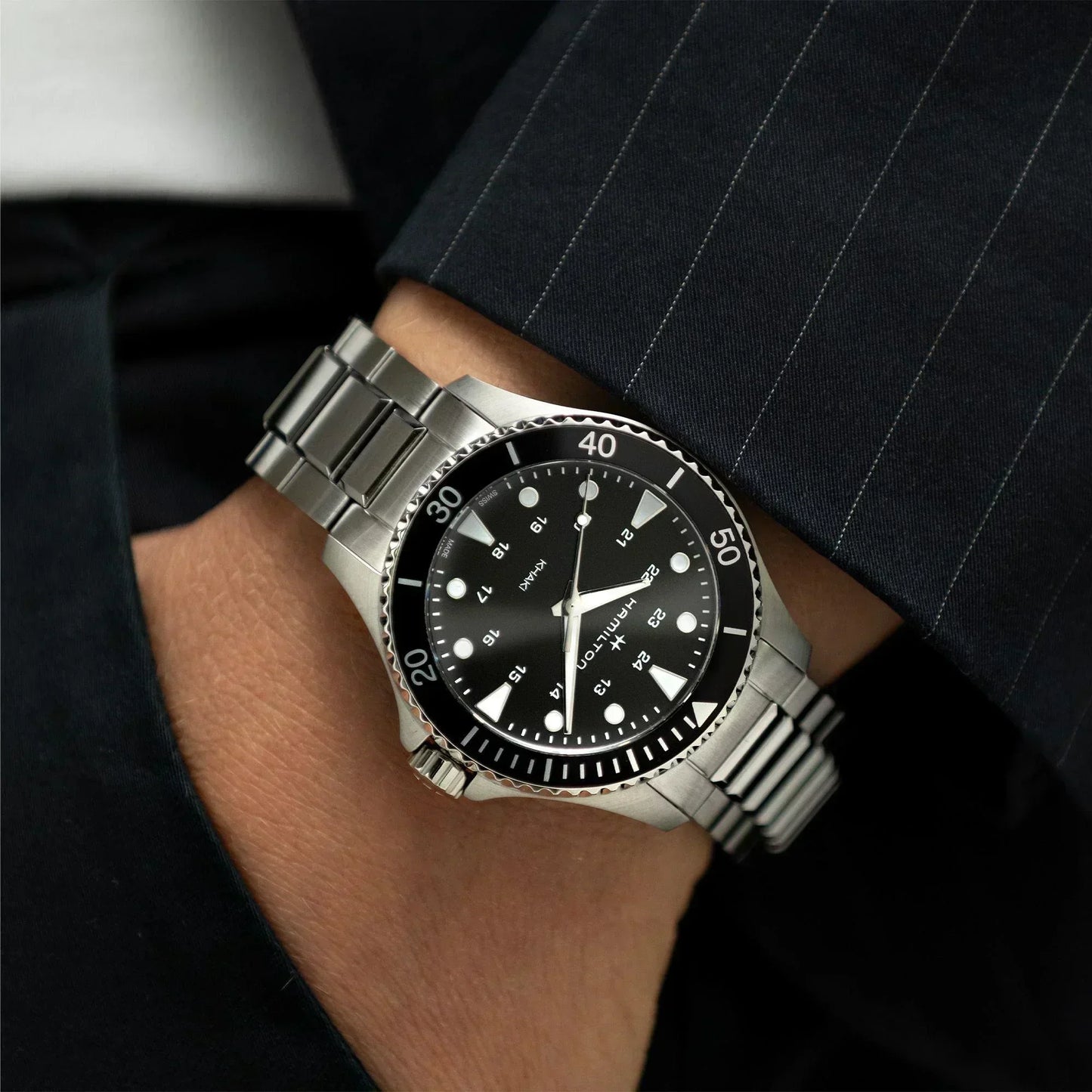 Hamilton Khaki Navy Scuba Quartz Mens Watch H82201131