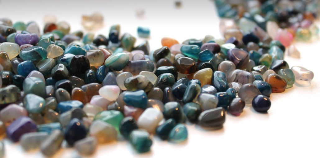 Exploring the World of Gemstones: What You Need to Know Before You Buy