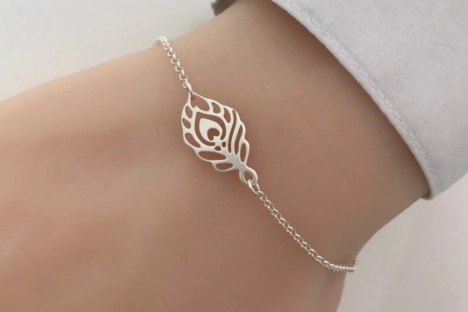 Top Scarborough Town Centre Jewellery Stores: Where to Find the Best Gold and Diamond Rings for Women