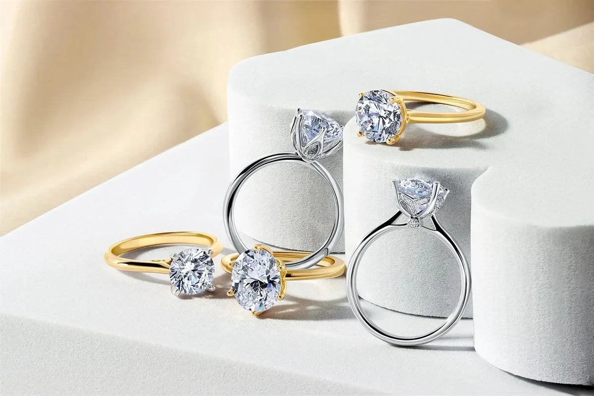 Solitaire diamond engagement rings collection in gold and platinum - Diamond rings Toronto Obsessions