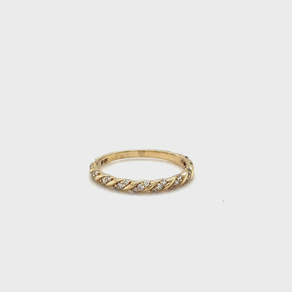 0.20TDW Twist Diamond Band in 10K Yellow Gold