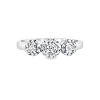 Sparkiling Diamond 0.25TDW Halo Ring in 10K White Gold