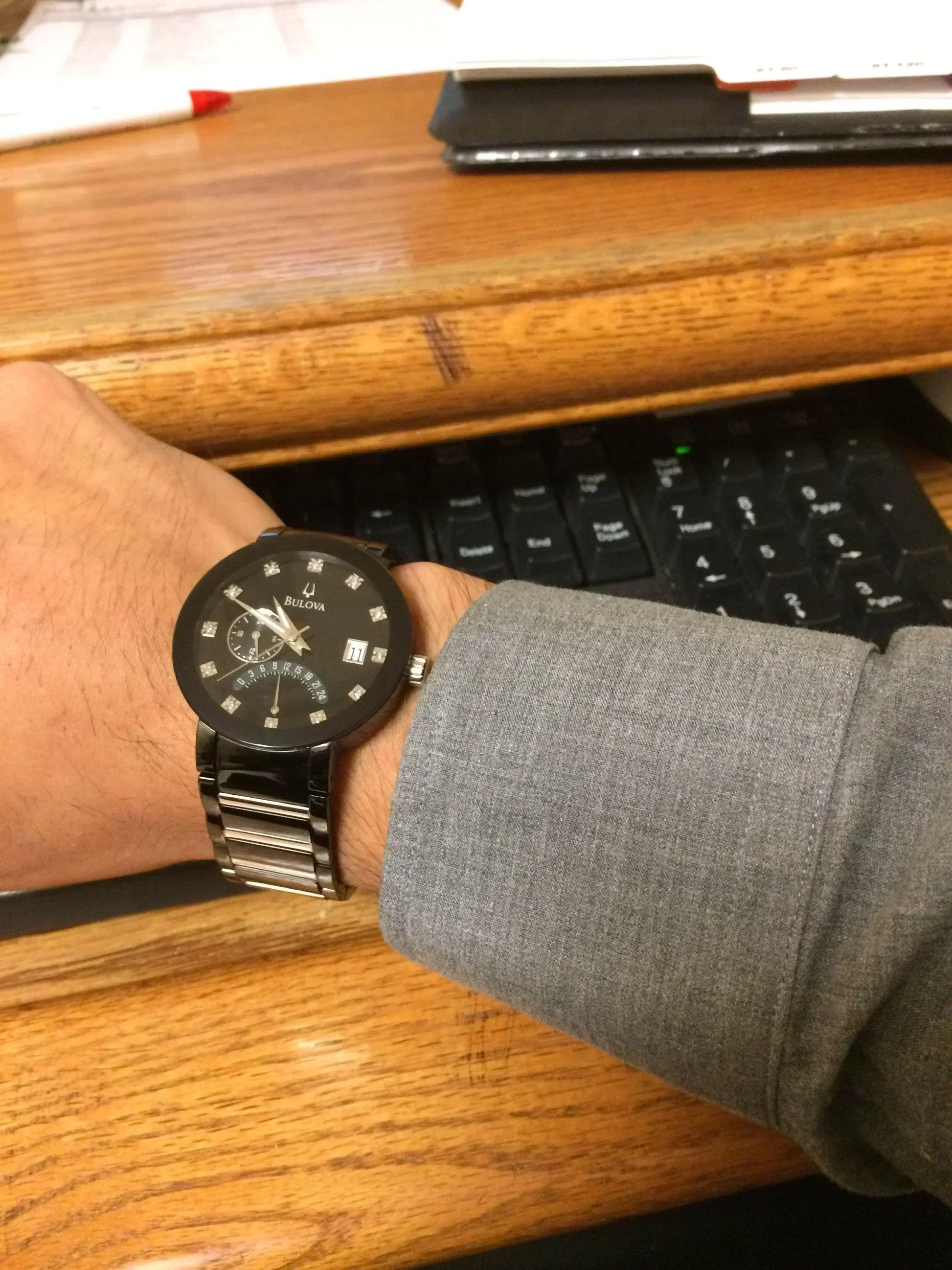 Bulova Futuro Quartz Mens Watch 98D109