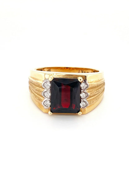 14K Yellow Gold 0.09TDW Diamond And Emerald Cut Men's Garnet Ring