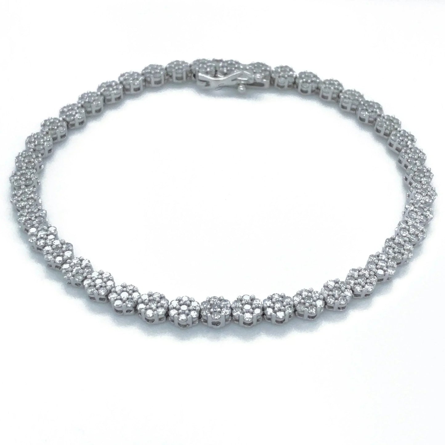 10k White Gold 3.00TDW Diamond Illusion Flower Tennis Bracelet