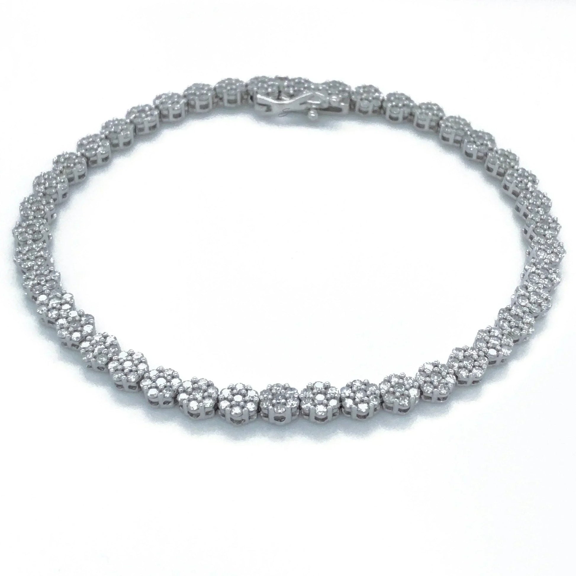 10k White Gold 3.00TDW Diamond Illusion Flower Tennis Bracelet