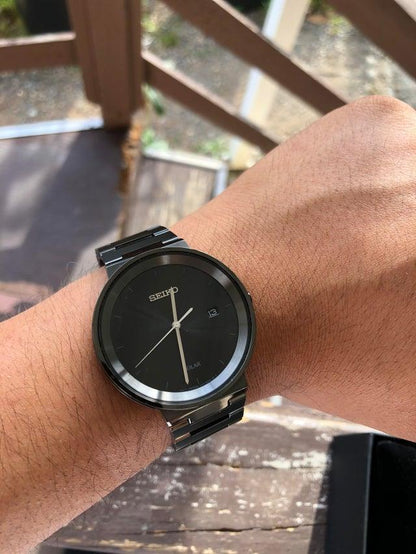 Seiko Solar Mens Watch SNE481