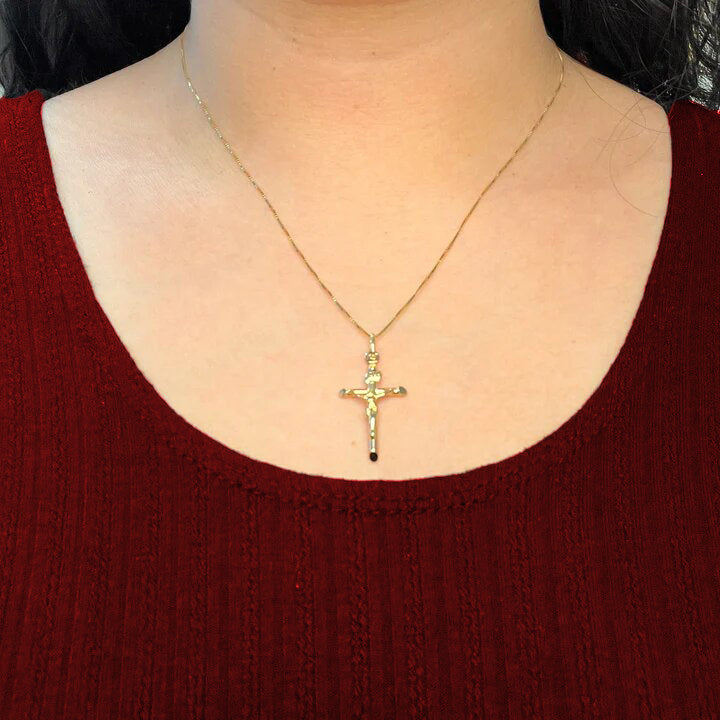 Lot - 18k Yellow Gold Italian Cross Pendant Necklace